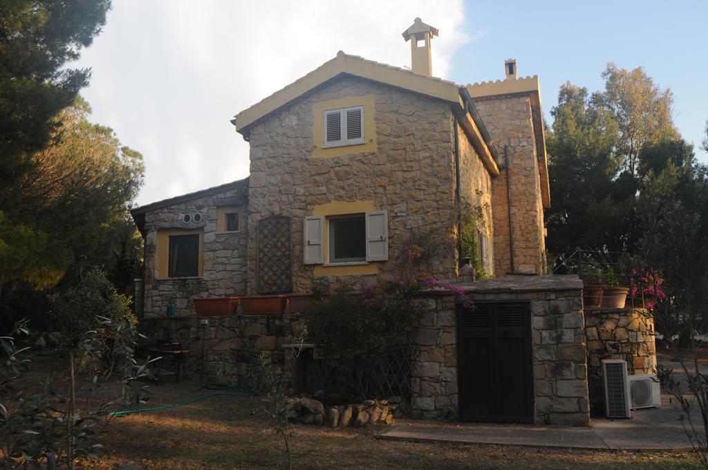 Sardegna - Villa Con Parco E Piscina A Carloforte Exterior photo